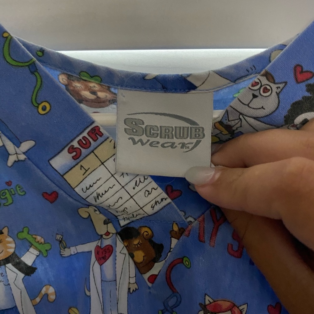 Scrub top - Picture 2 of 2
